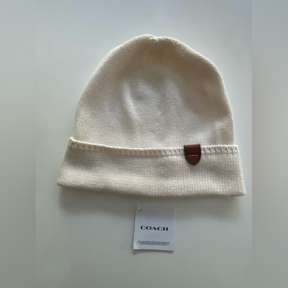 NWT Coach Ribbed Knit Patch Beanie 1028 Chalk - Picture 1 of 9
